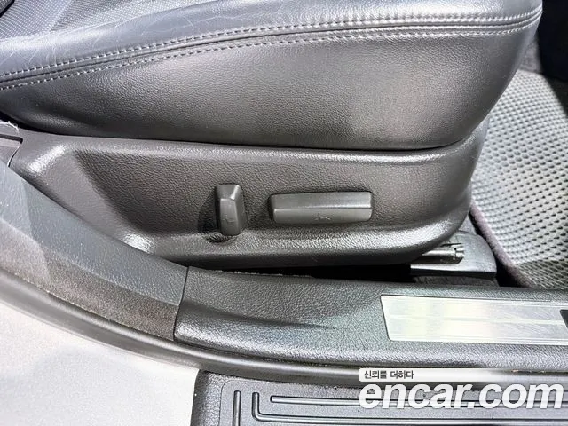 Hyundai Genesis 2012 thumb 7