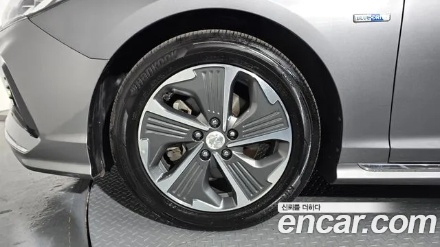 Hyundai Hybrid 2017 thumb 11