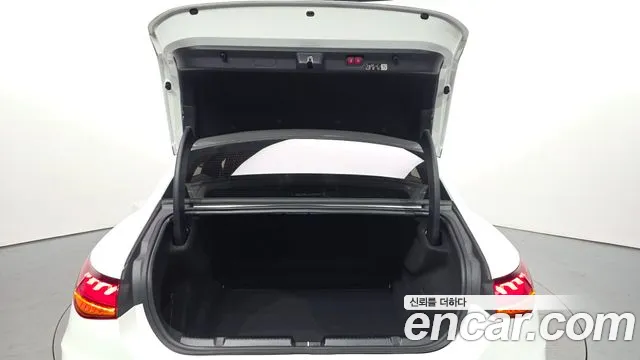 Mercedes-Benz EQE 2023 thumb 8