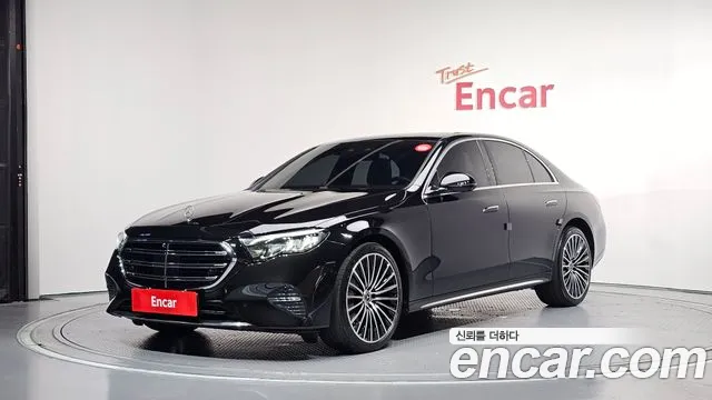 Mercedes-Benz E-Class 2024 thumb 2