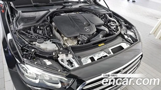 Mercedes-Benz E-Class 2024 thumb 11