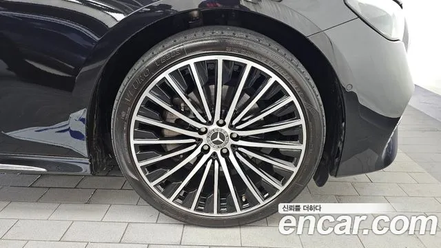 Mercedes-Benz E-Class 2024 thumb 10