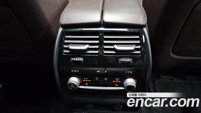 BMW 5 серии 2019 thumb 2