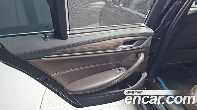 BMW 5 серии 2019 thumb 3