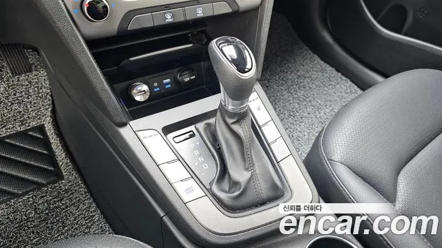 Hyundai Avante 2018 thumb 8