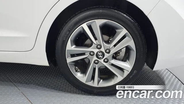 Hyundai Avante 2018 thumb 12