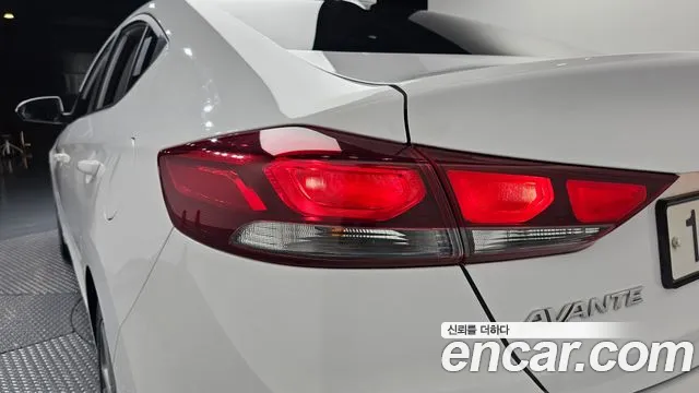 Hyundai Avante 2018 thumb 11