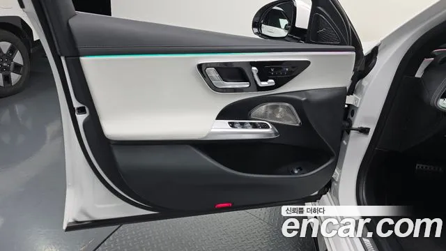 Mercedes-Benz E-Class 2025 thumb 7
