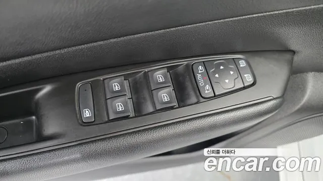 Renault SM6 2017 thumb 7