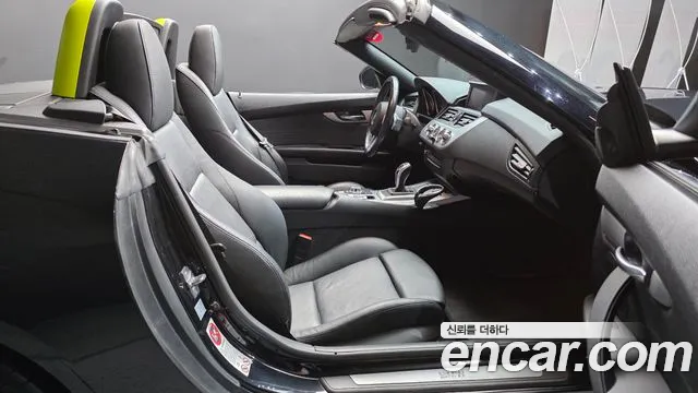 BMW Z4 2009 thumb 11