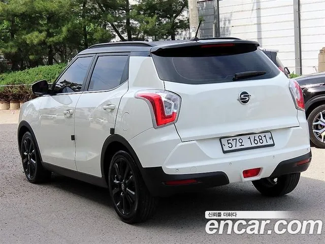 KGM Tivoli 2015 thumb 8