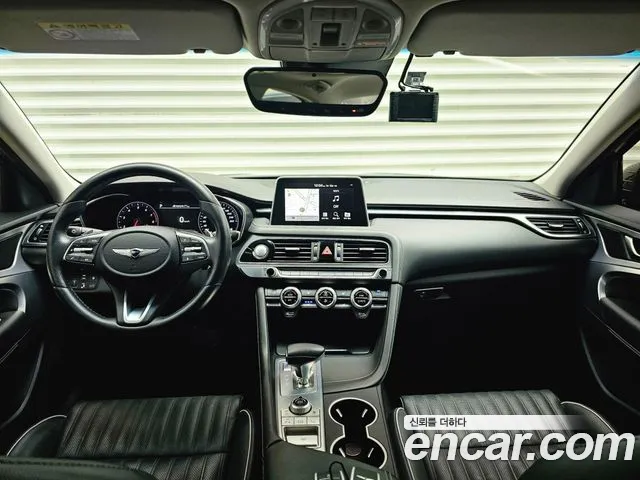 Genesis G70 2018 thumb 5