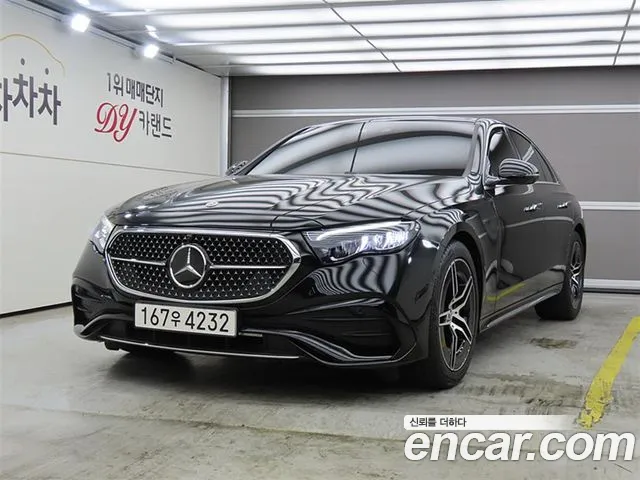 Mercedes-Benz E-Class 2025 thumb 3