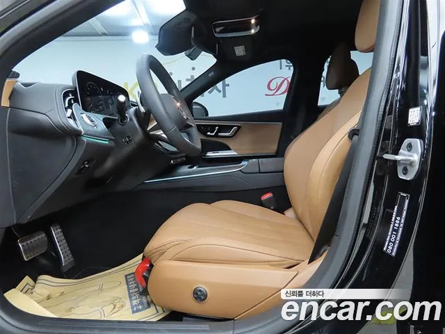 Mercedes-Benz E-Class 2025 thumb 10