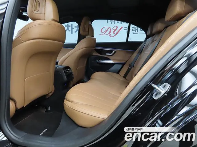 Mercedes-Benz E-Class 2025 thumb 7