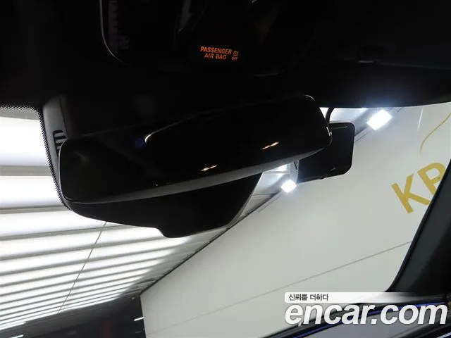 Mercedes-Benz E-Class 2025 thumb 8