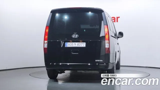 Hyundai Staria 2025 thumb 6