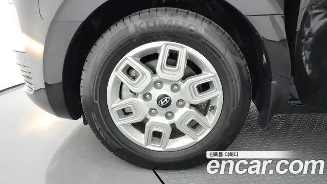 Hyundai Staria 2025 thumb 3