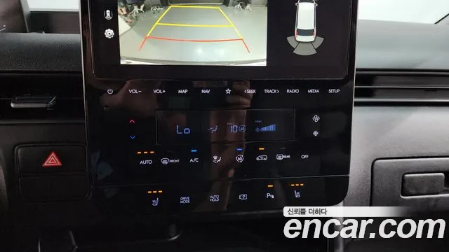 Hyundai Staria 2025 thumb 8