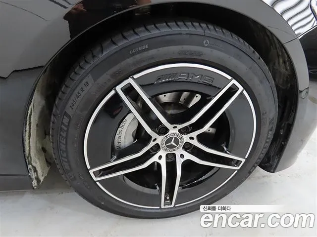 Mercedes-Benz E-Class 2025 thumb 12
