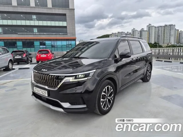 Kia Carnival 2023 thumb 2