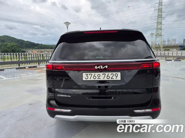 Kia Carnival 2023 thumb 6