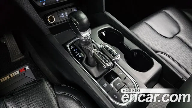 Hyundai Santa Fe 2018 thumb 2