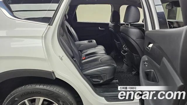 Hyundai Santa Fe 2018 thumb 4