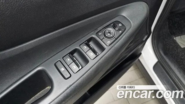 Hyundai Santa Fe 2018 thumb 5