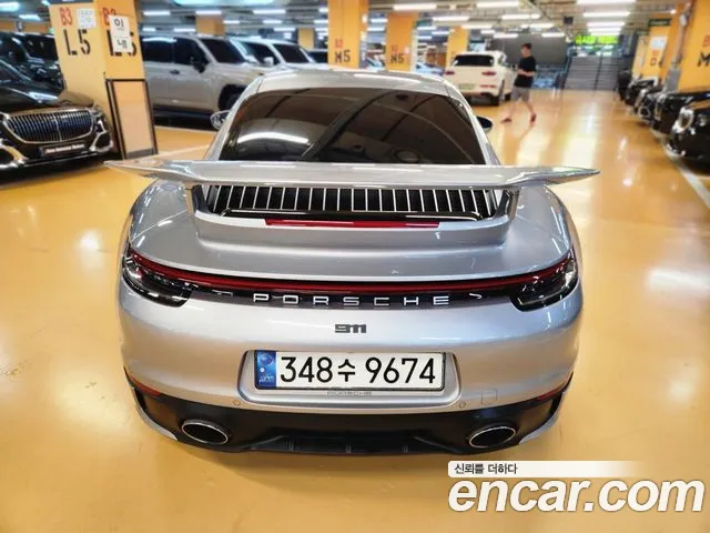 Porsche 911 2020 thumb 10