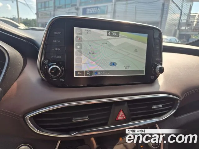 Hyundai Santa Fe 2018 thumb 8