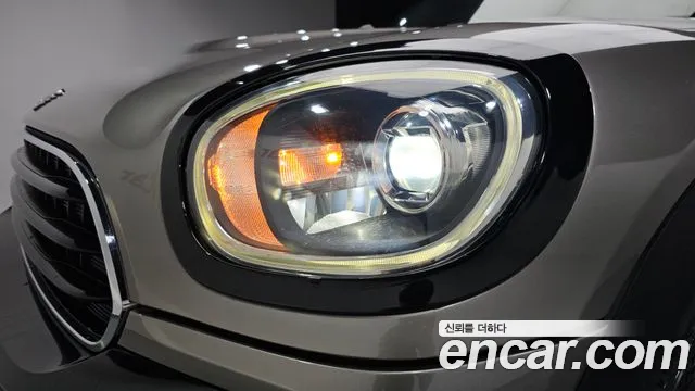 Mini Cooper Countryman 2019 thumb 2