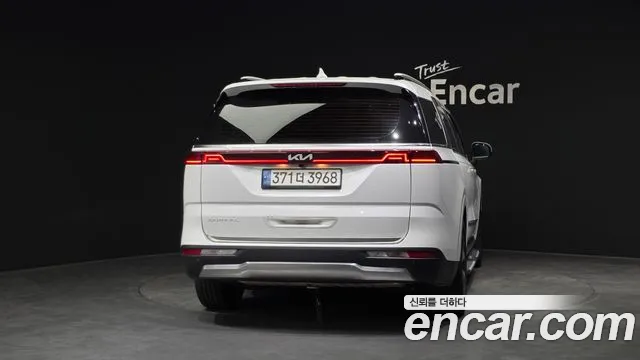 Kia Carnival 2021 thumb 2