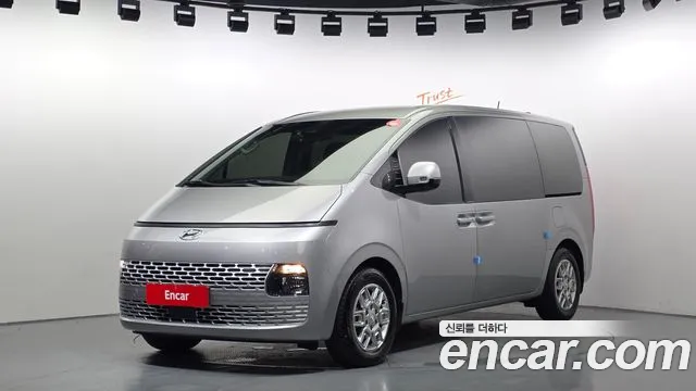Hyundai Staria 2023 thumb 2