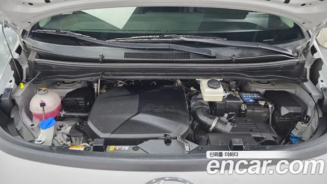Hyundai Staria 2023 thumb 4