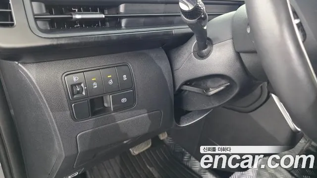 Hyundai Staria 2023 thumb 7