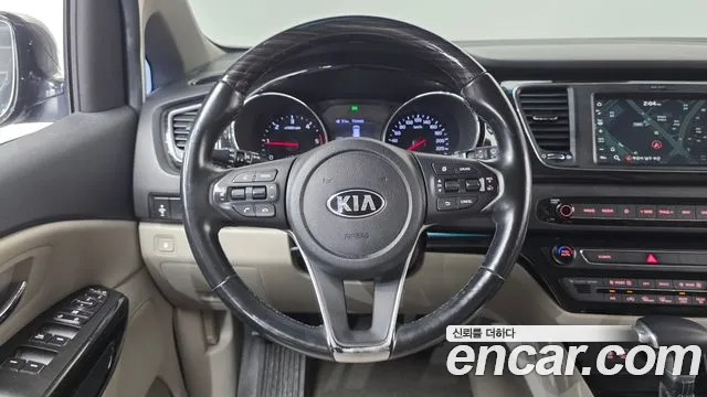 Kia Carnival 2019 thumb 5