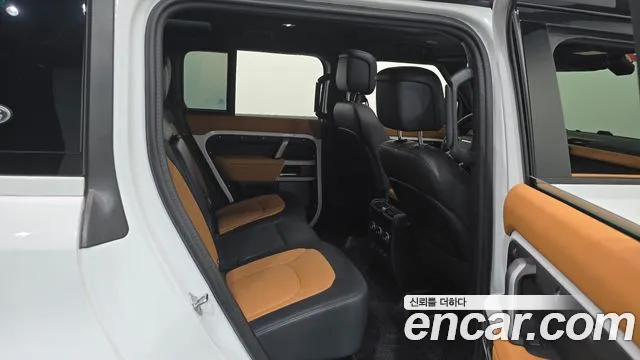 Land Rover Defender 2024 thumb 4
