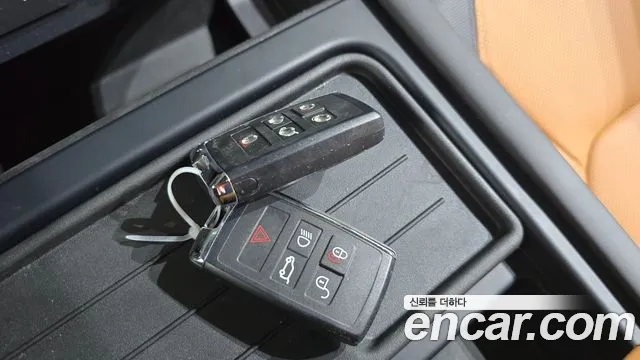 Land Rover Defender 2024 thumb 5