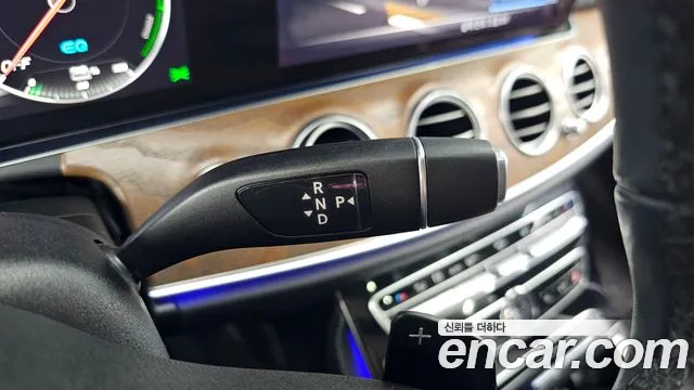 Mercedes-Benz E-Class 2019 thumb 3