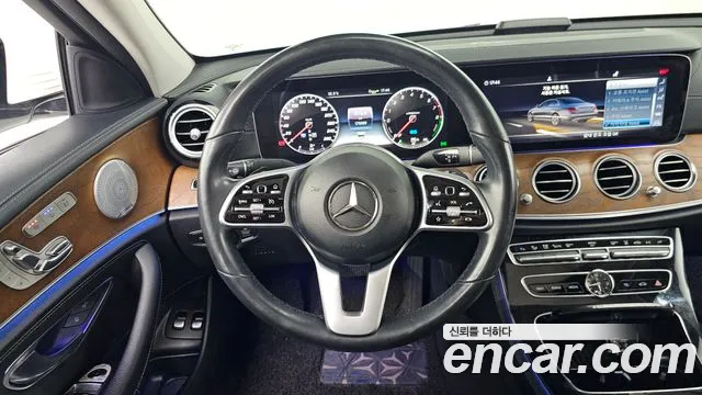 Mercedes-Benz E-Class 2019 thumb 2