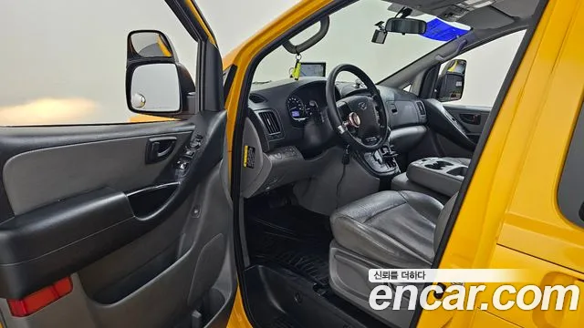 Hyundai Staria 2018 thumb 8
