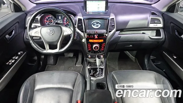 KGM Tivoli 2015 thumb 7