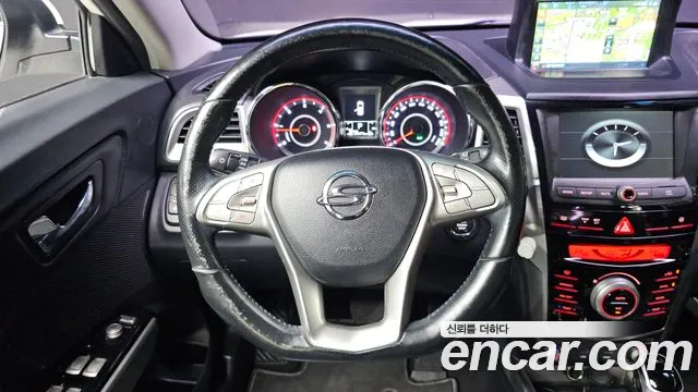 KGM Tivoli 2015 thumb 2