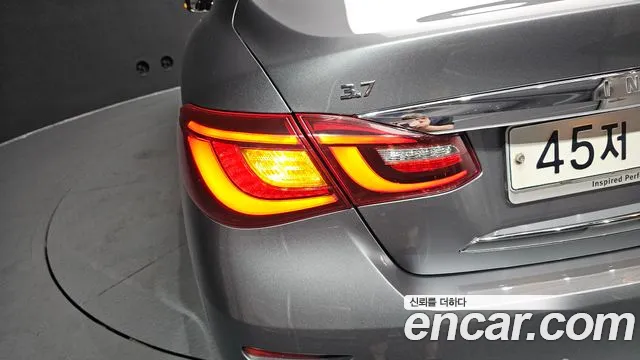 Infiniti Q70 2016 thumb 6