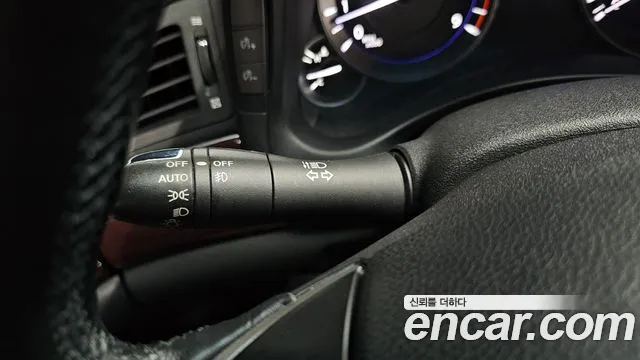 Infiniti Q70 2016 thumb 12