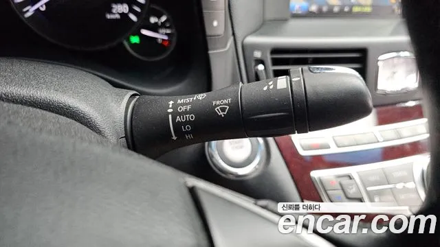 Infiniti Q70 2016 thumb 2
