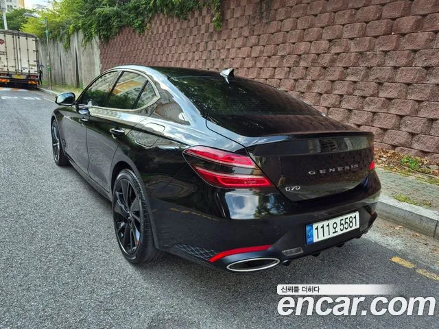 Genesis G70 2022 thumb 10