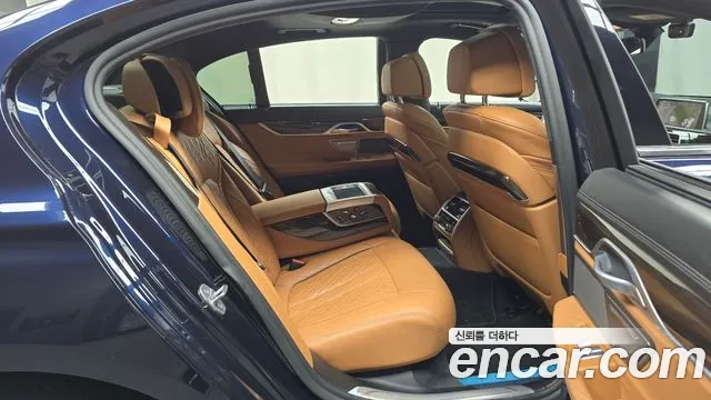 BMW 7 серии 2020 thumb 11