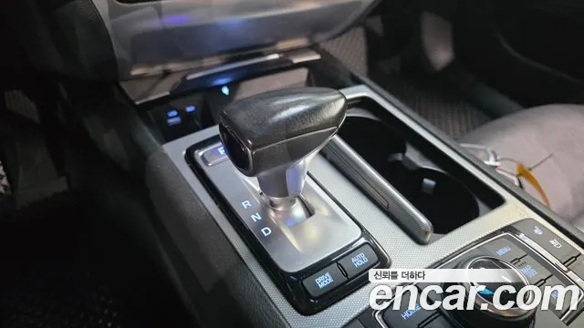 Genesis G80 2017 thumb 3